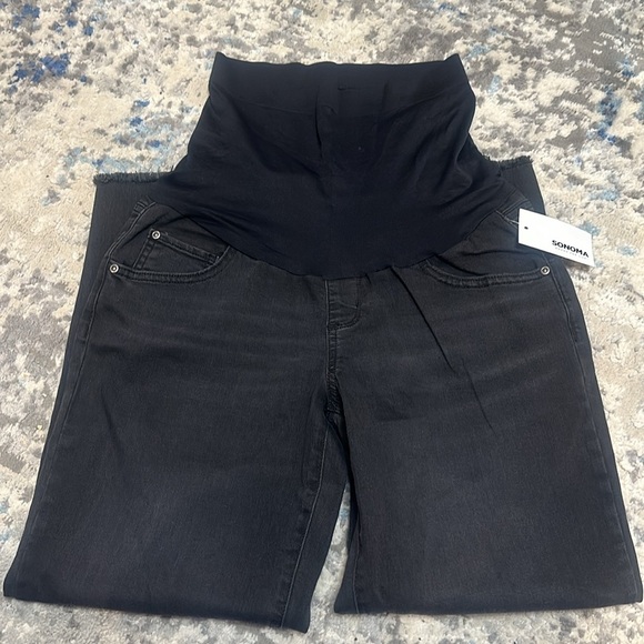 Maternity Over-The-Belly Cropped Straight-Leg
Jeans - Picture 3 of 8